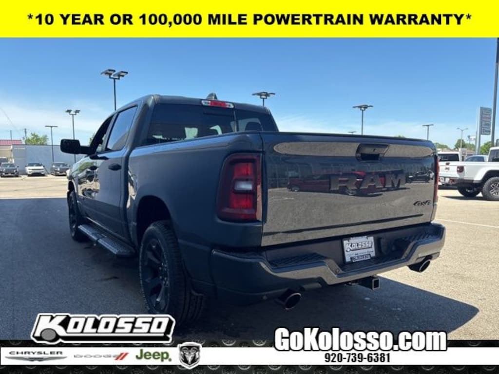 New 2026 Ram 1500 EXPRESS CREW CAB 4X4 5'7 BOX Pickup