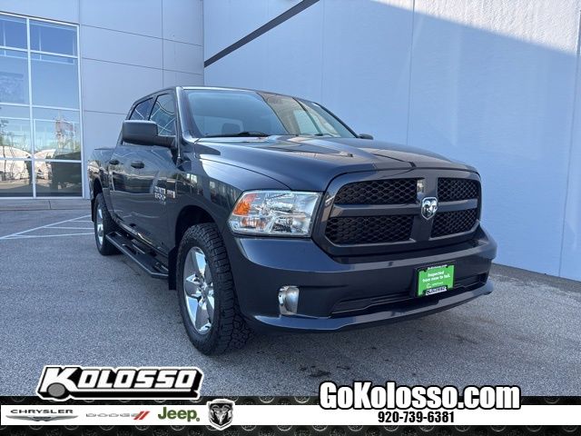 2019 RAM 1500 Classic Express 4x4 Crew Cab 5'7's photo