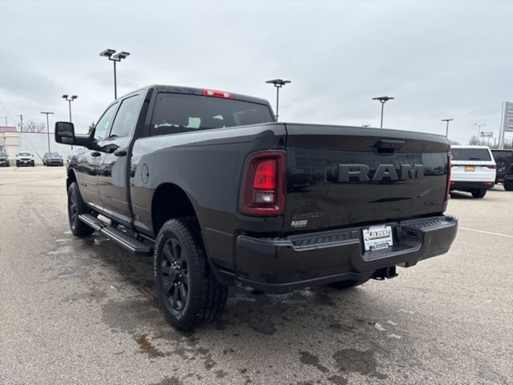 New 2026 Ram 2500 BIG HORN CREW CAB 4X4 6'4 BOX Pickup