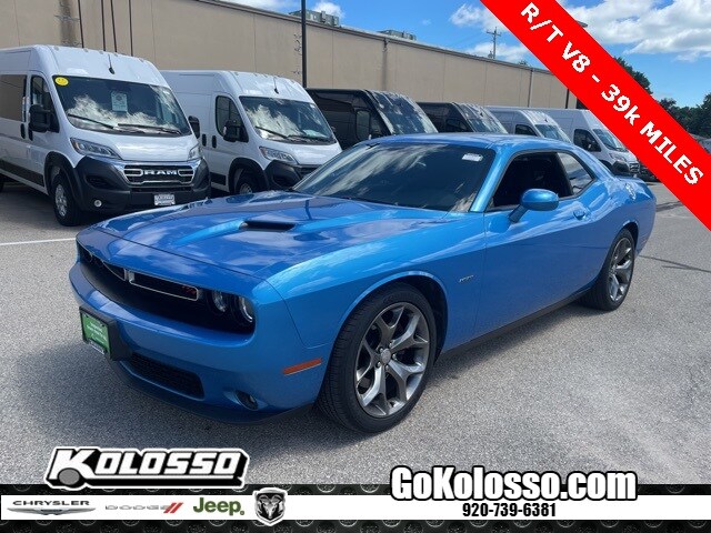2016 Dodge Challenger SXT Plus photo 3