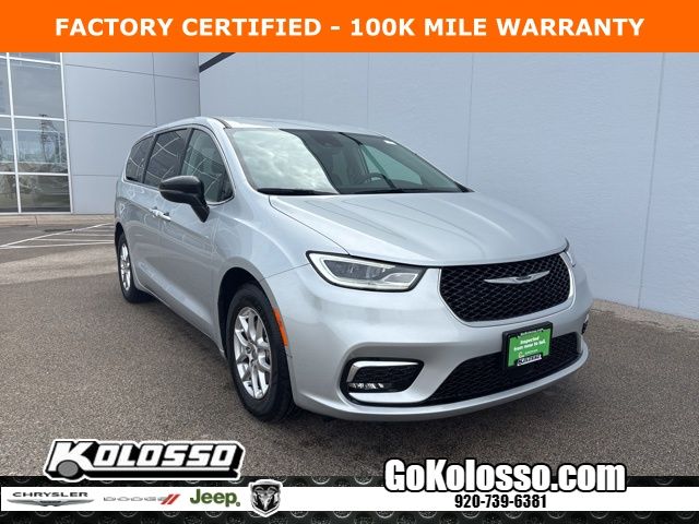 2024 Chrysler Pacifica Touring L's photo