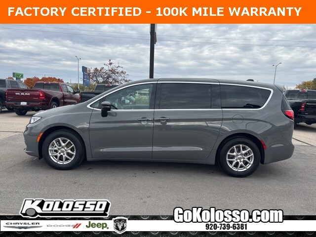 2025 Chrysler Pacifica photo 4