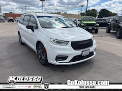 2026 Chrysler Pacifica SELECT Passenger Van