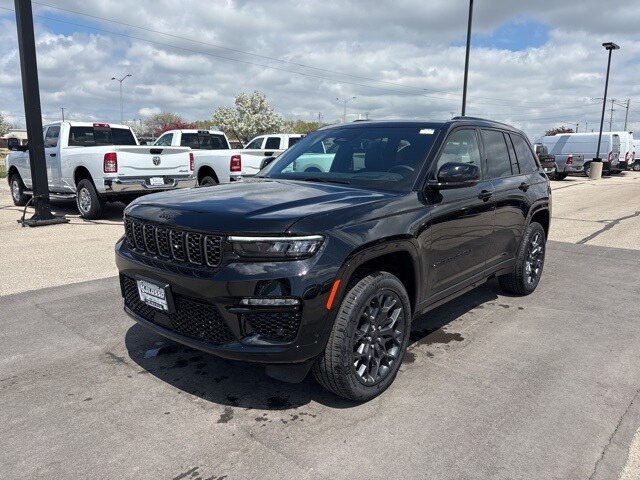 2025 Jeep Grand Cherokee Summit Reserve photo 3