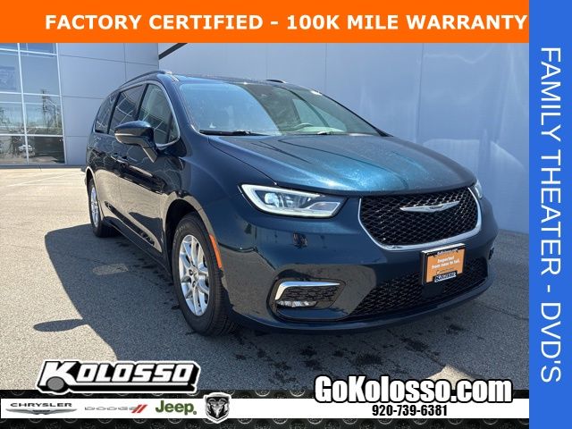 2022 Chrysler Pacifica Touring L's photo