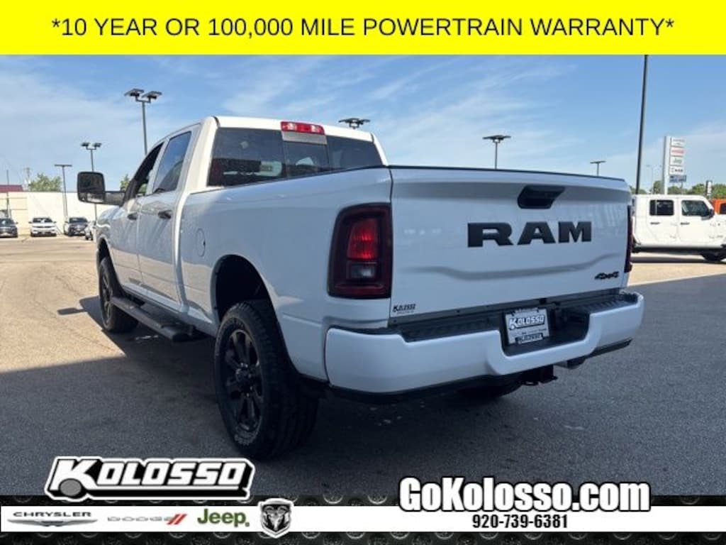 New 2026 Ram 2500 BLACK EXPRESS CREW CAB 4X4 6'4 BOX Pickup