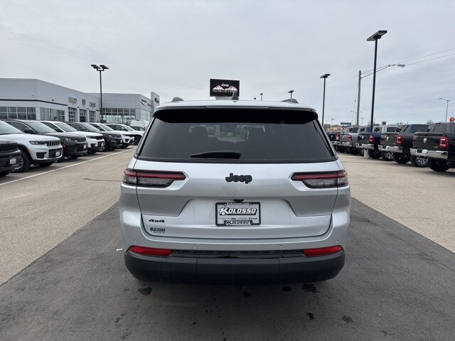 2025 Jeep Grand Cherokee Altitude X photo 4