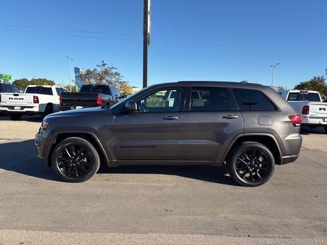 2020 Jeep Grand Cherokee Altitude photo 3