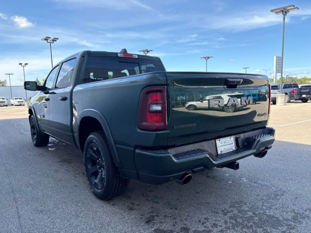 New 2026 Ram 1500 BIG HORN CREW CAB 4X4 5'7 BOX Pickup