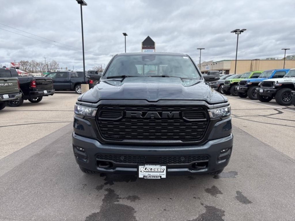 New 2026 Ram 1500 BIG HORN CREW CAB 4X4 5'7 BOX Pickup