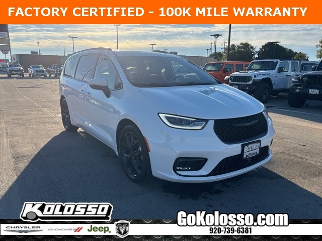 2023 Chrysler Pacifica Touring L's photo