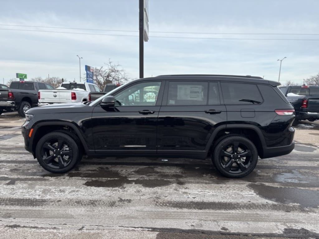 New 2025 Jeep Grand Cherokee L ALTITUDE X 4X4 Sport Utility