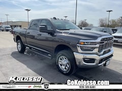 2025 Ram 2500 TRADESMAN CREW CAB 4X4 6'4 BOX Pickup