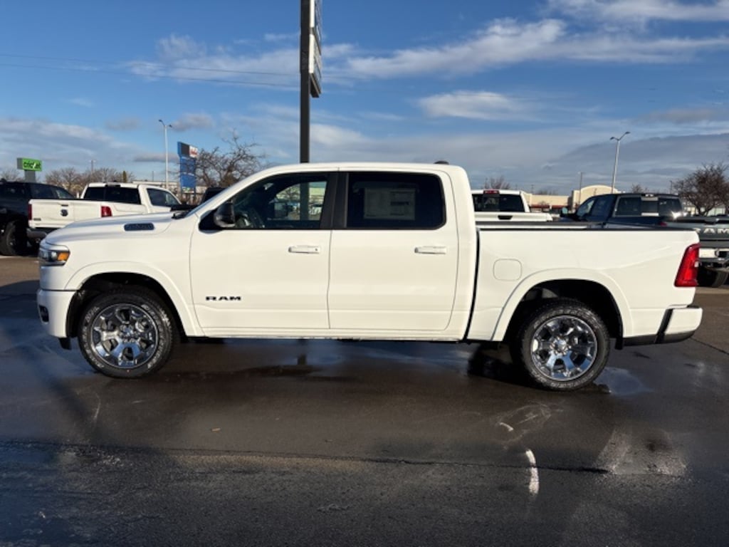 New 2026 Ram 1500 BIG HORN CREW CAB 4X4 5'7 BOX Pickup