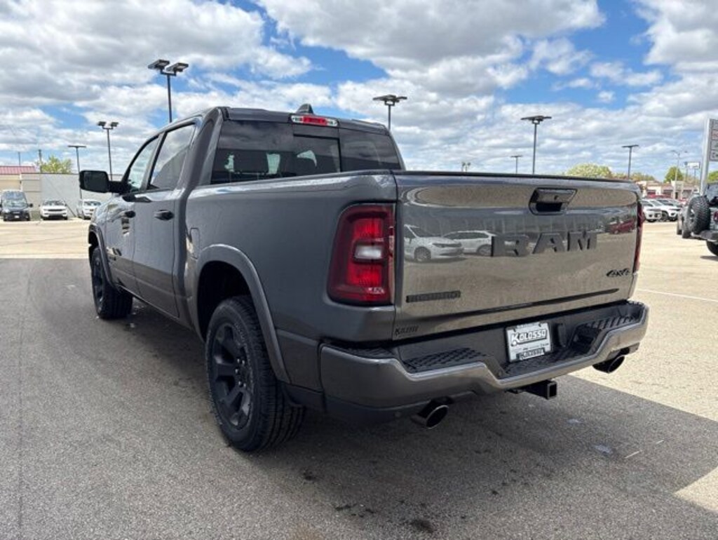 New 2026 Ram 1500 BIG HORN CREW CAB 4X4 5'7 BOX Pickup