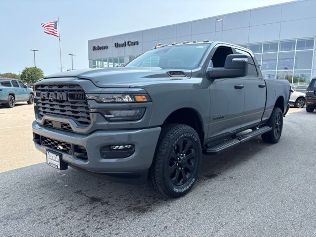 New 2026 Ram 2500 BIG HORN CREW CAB 4X4 6'4 BOX Pickup