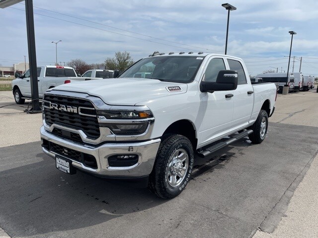 2025 Ram 2500 Tradesman photo 3