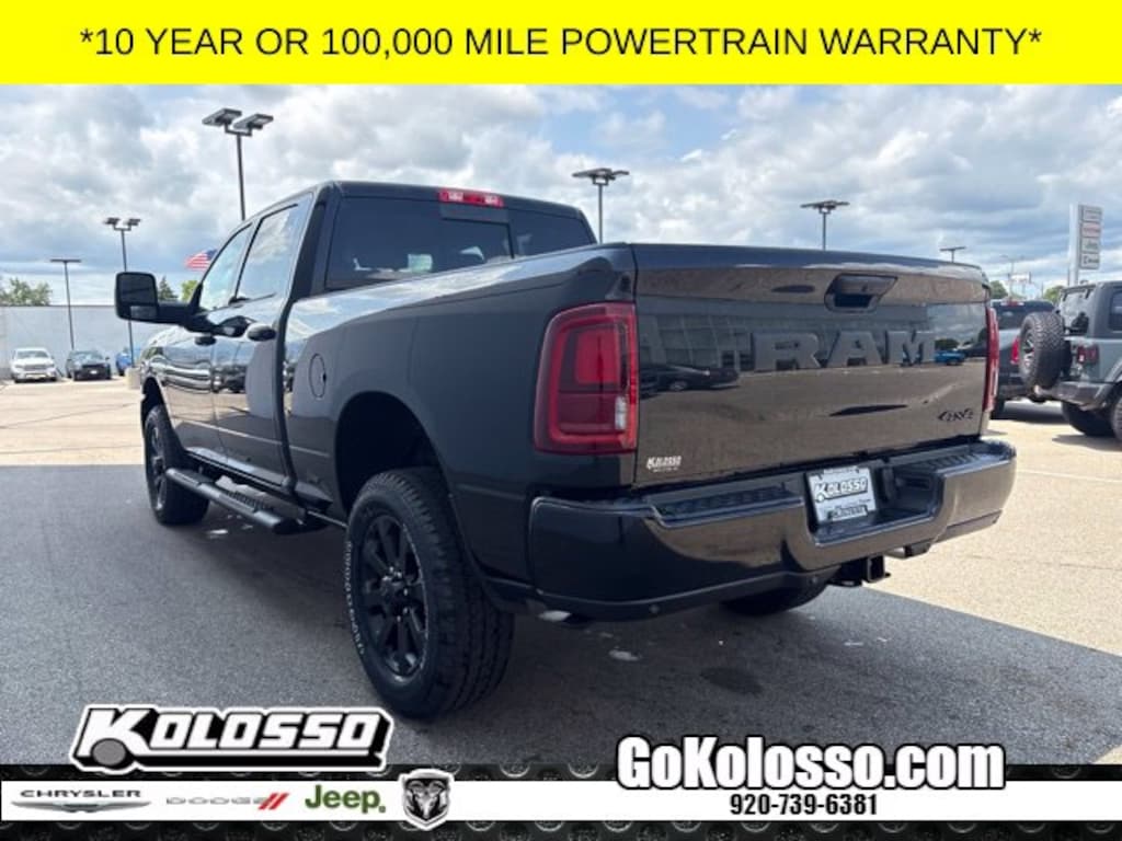 New 2026 Ram 2500 BLACK EXPRESS CREW CAB 4X4 6'4 BOX Pickup