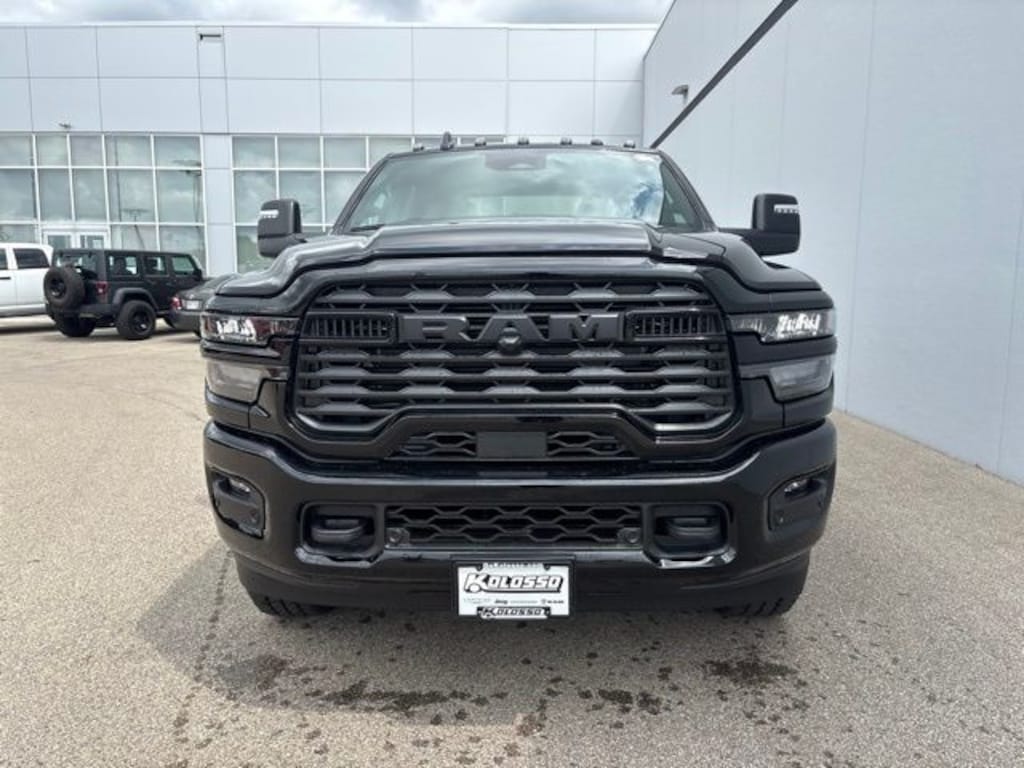 New 2026 Ram 2500 BIG HORN CREW CAB 4X4 6'4 BOX Pickup