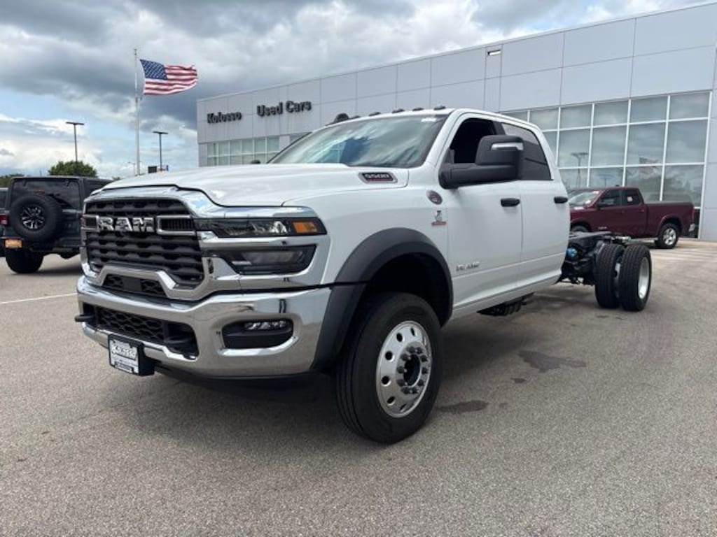 New 2026 Ram 5500 BIG HORN CHASSIS CREW CAB 4X4 84' CA Pickup