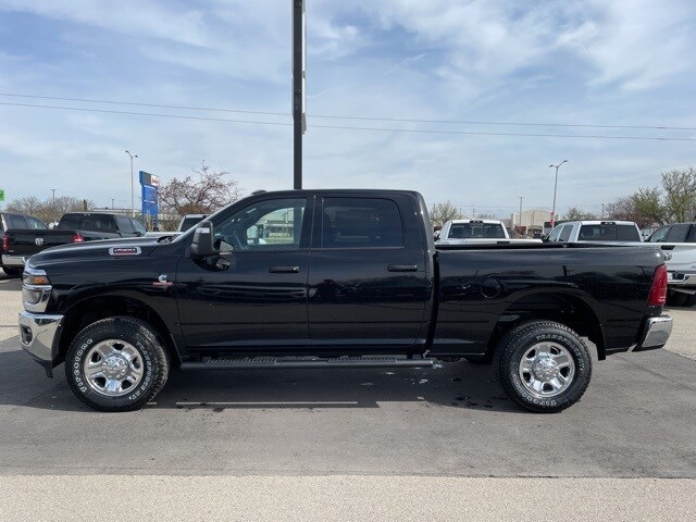 2025 Ram 2500 Tradesman photo 4