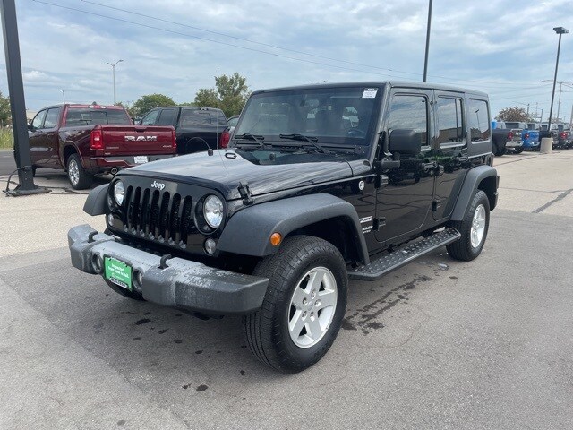 2017 Jeep Wrangler Unlimited Sport photo 3