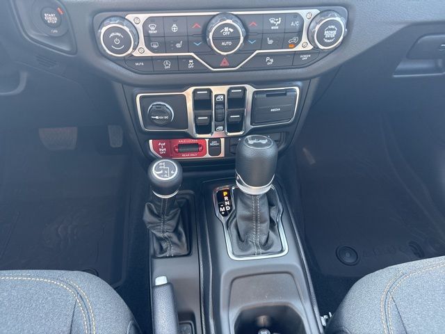 2025 Jeep Wrangler 4-Door Willys - Photo 15