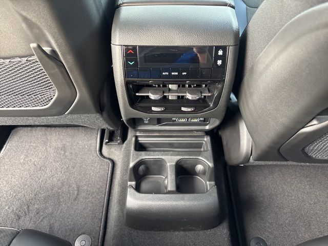 2025 Jeep Grand Cherokee L Altitude - Photo 16