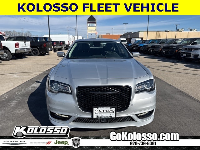 Used 2023 Chrysler 300 Touring L with VIN 2C3CCASG4PH677695 for sale in Appleton, WI