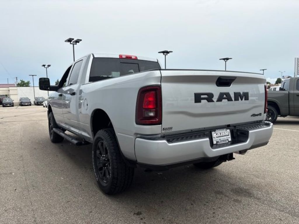 New 2026 Ram 2500 BLACK EXPRESS CREW CAB 4X4 6'4 BOX Pickup