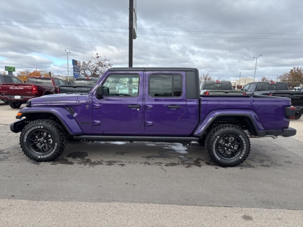 New 2026 Jeep Gladiator WILLYS 4X4 Pickup