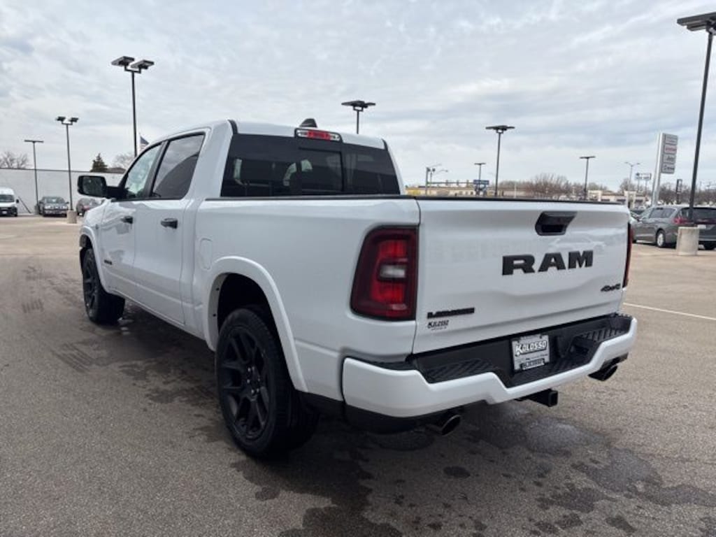 New 2026 Ram 1500 LARAMIE CREW CAB 4X4 5'7 BOX Pickup