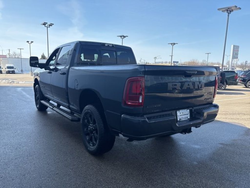 New 2026 Ram 2500 BIG HORN CREW CAB 4X4 6'4 BOX Pickup
