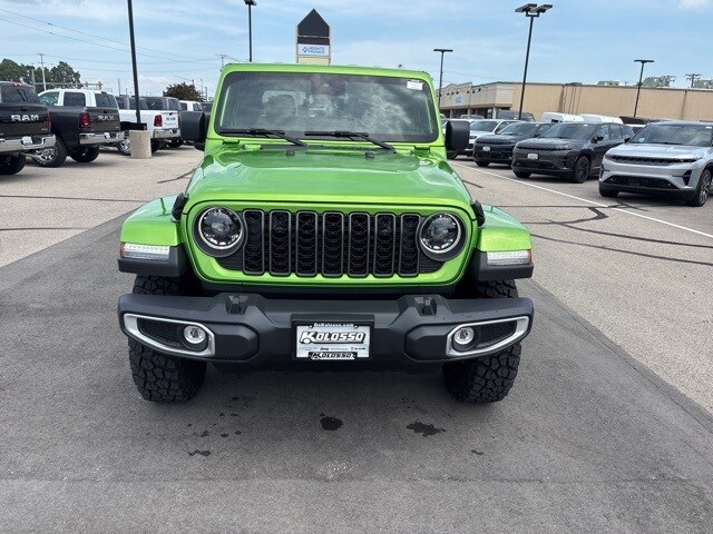 2025 Jeep Gladiator Sport photo 2