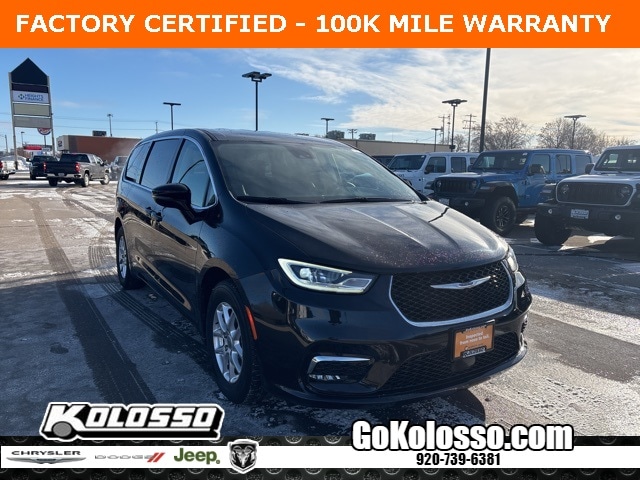 2024 Chrysler Pacifica Touring L's photo