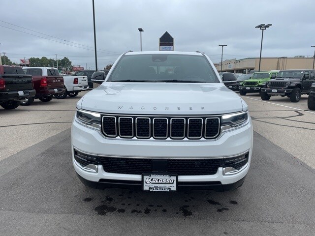 2023 Jeep Wagoneer L Base photo 2