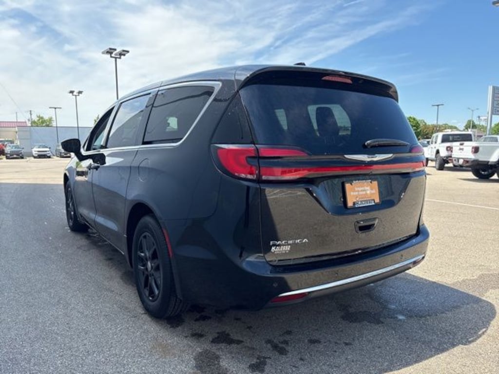 Certified 2024 Chrysler Pacifica Touring L Minivan/Van