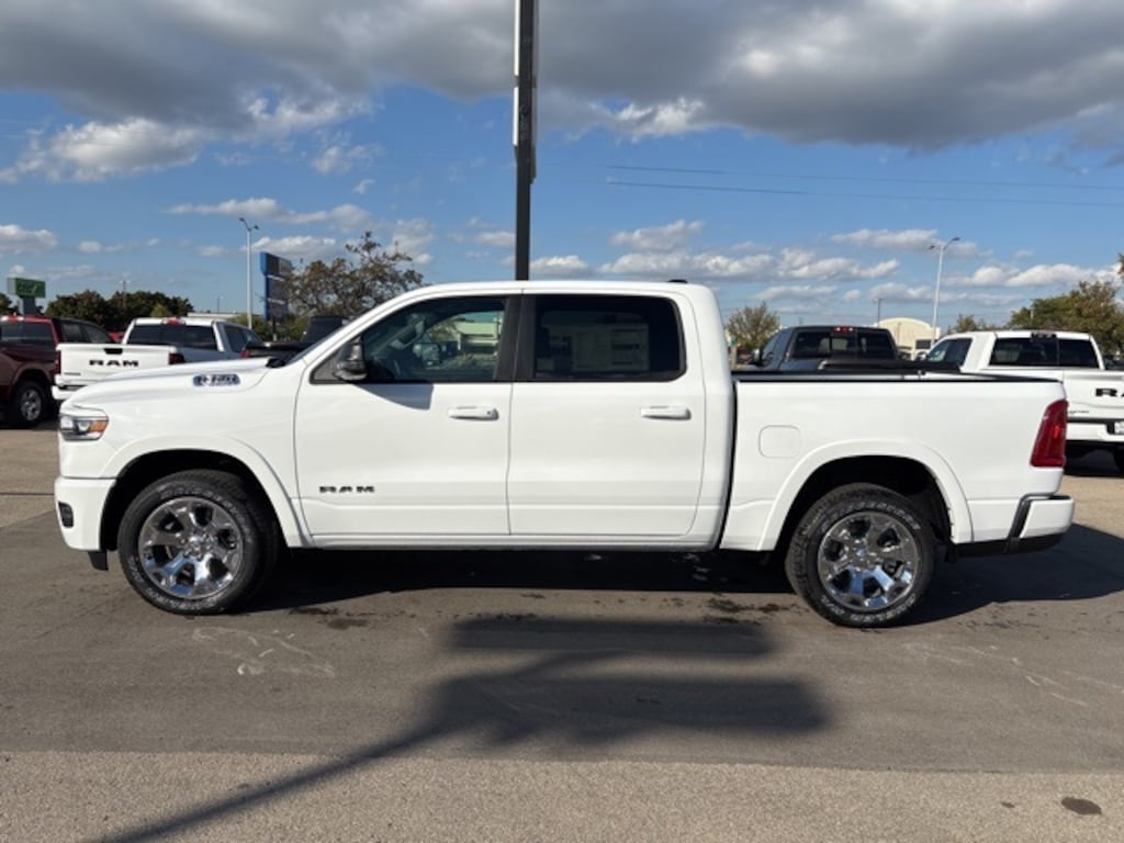New 2026 Ram 1500 BIG HORN CREW CAB 4X4 5'7 BOX Pickup