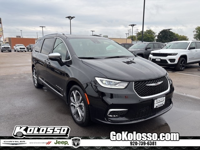 2026 Chrysler Pacifica Pinnacle's photo