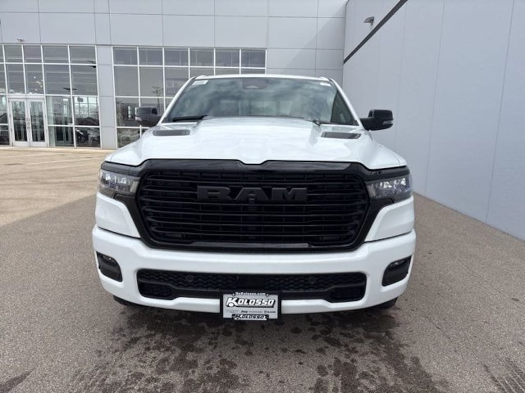 New 2026 Ram 1500 LARAMIE CREW CAB 4X4 5'7 BOX Pickup