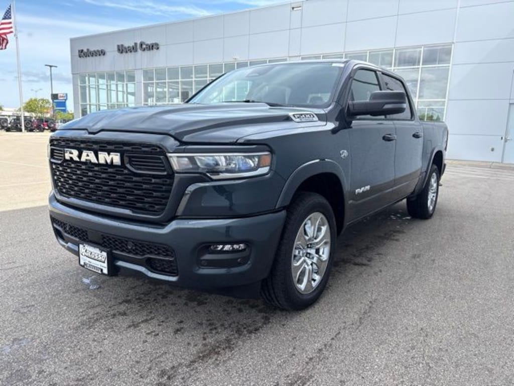 New 2026 Ram 1500 BIG HORN CREW CAB 4X4 5'7 BOX Pickup
