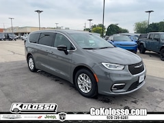 2025 Chrysler Pacifica SELECT Passenger Van