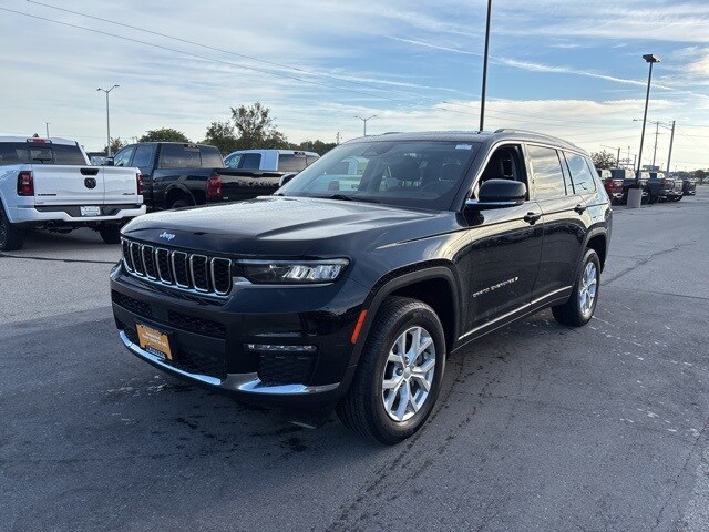 2023 Jeep Grand Cherokee Limited photo 3