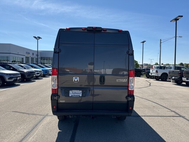 2024 Ram ProMaster 2500 photo 4