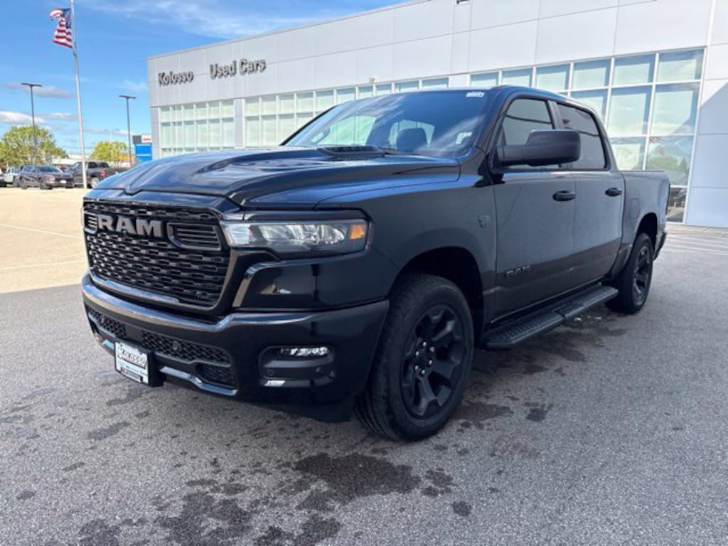 New 2027 Ram 1500 TRADESMAN CREW CAB 4X4 Pickup