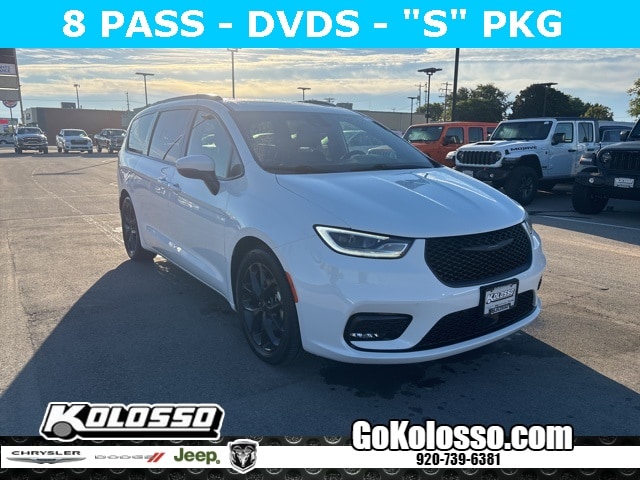 2023 Chrysler Pacifica Touring L's photo