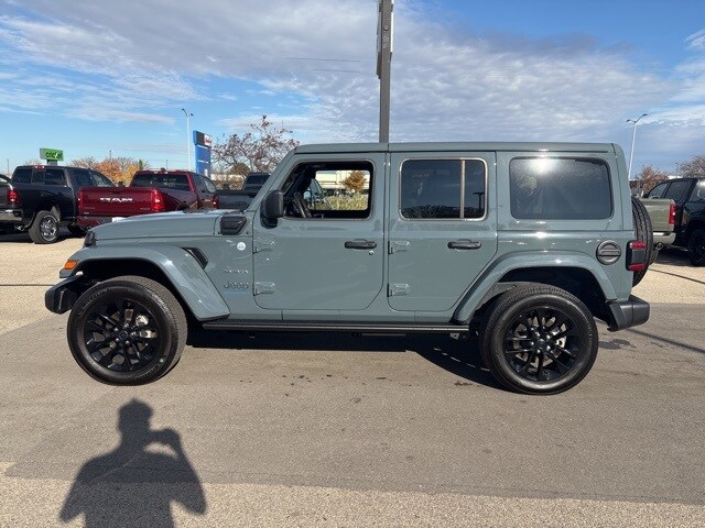 2024 Jeep Wrangler Sahara 4xe photo 4