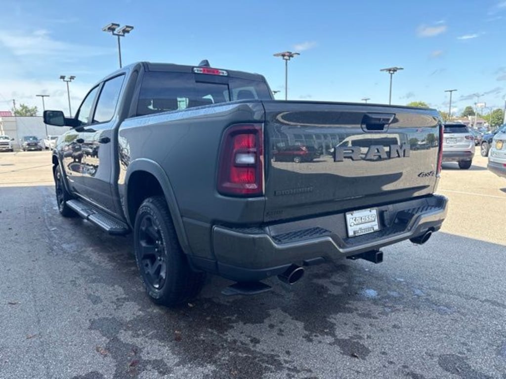 New 2027 Ram 1500 BIG HORN CREW CAB 4X4 5'7 BOX Pickup