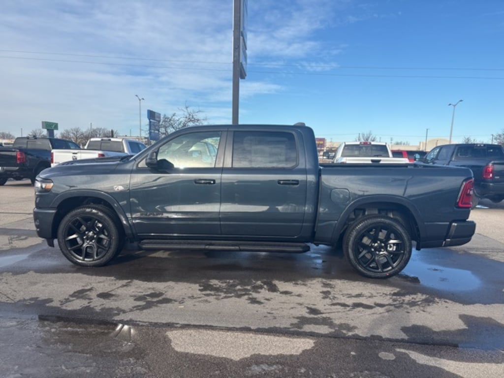 New 2026 Ram 1500 LARAMIE CREW CAB 4X4 5'7 BOX Pickup