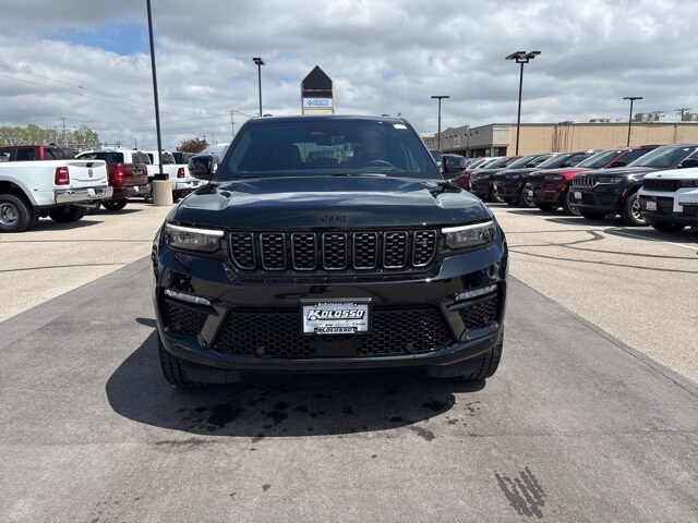 2025 Jeep Grand Cherokee Summit Reserve photo 2